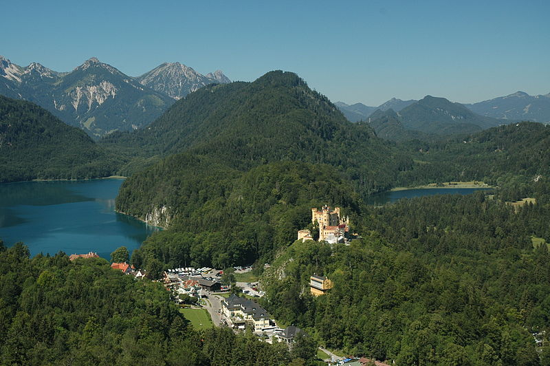 800px-Hohenschwangau_Castle_and_Village.jpg